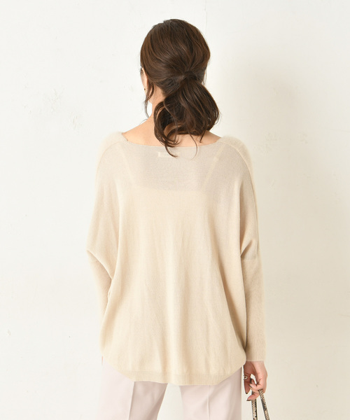 DouDou(ドゥドゥ)の「フェレット切替Vプルオーバー(ニット/セーター・レディース・ベージュ/サックスブルー/モカ/ラベンダー/ダークブラウン/ピンク/ブルー系その他/イエロー・FREE)」の14枚目の写真