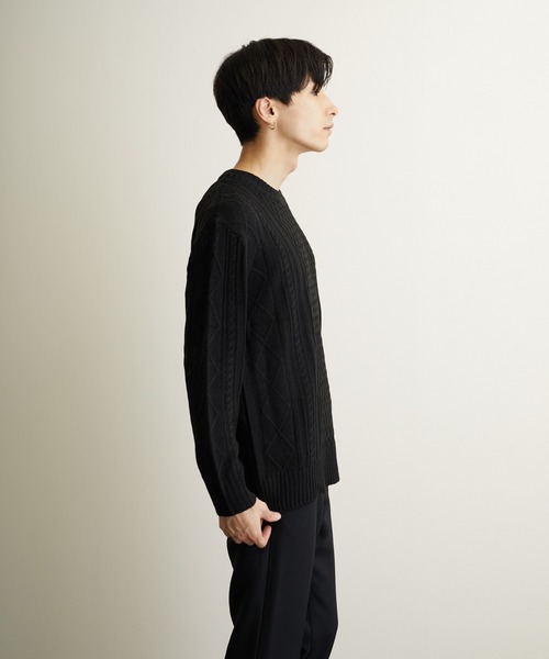 VIBGYOR(ヴィブジョー)の「VIBGYOR Select/ケーブルクルーネックニット(BL)(ニット/セーター・メンズ・ブラック/アイボリー/ホワイト系その他/ブラック系その他/杢グレー/ベージュ系その他/パープル系その他/ワイン・MEDIUM/LARGE/X-LARGE)」の10枚目の写真