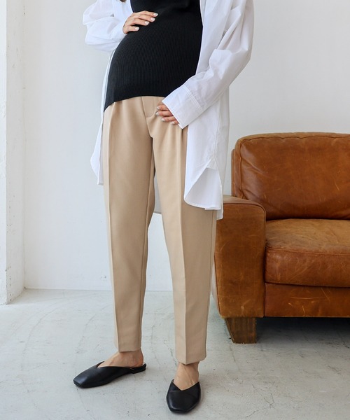 andme（アンドミー）の「【マタニティ】きれいめツイルテーパードパンツ（マタニティウェア/グッズ・レディース・チャコールグレー/ブラック/ネイビー/モカ/ベージュ系その他/ダークカーキ/ベージュ系その他3/ライトカーキ/テラコッタ/ピンク/オフホワイト・M/L）」の17枚目の写真