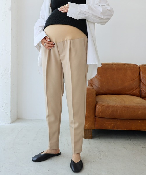 andme（アンドミー）の「【マタニティ】きれいめツイルテーパードパンツ（マタニティウェア/グッズ・レディース・チャコールグレー/ブラック/ネイビー/モカ/ベージュ系その他/ダークカーキ/ベージュ系その他3/ライトカーキ/テラコッタ/ピンク/オフホワイト・M/L）」の16枚目の写真