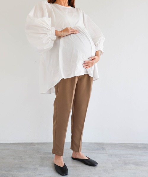 andme（アンドミー）の「【マタニティ】きれいめツイルテーパードパンツ（マタニティウェア/グッズ・レディース・チャコールグレー/ブラック/ネイビー/モカ/ベージュ系その他/ダークカーキ/ベージュ系その他3/ライトカーキ/テラコッタ/ピンク/オフホワイト・M/L）」の22枚目の写真