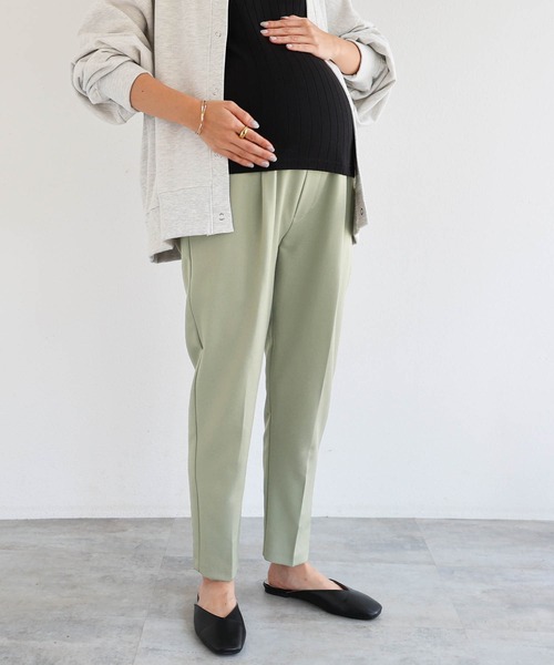 andme（アンドミー）の「【マタニティ】きれいめツイルテーパードパンツ（マタニティウェア/グッズ・レディース・チャコールグレー/ブラック/ネイビー/モカ/ベージュ系その他/ダークカーキ/ベージュ系その他3/ライトカーキ/テラコッタ/ピンク/オフホワイト・M/L）」の21枚目の写真