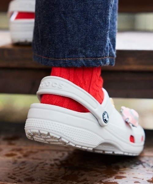 crocs(クロックス)の「CROCS/クロックス メンズ レディース サンダル CLASSIC クラシック 10001-001(サンダル・レディース・ブラック/ネイビー/ホワイト・23.0cm/24.0cm/25.0cm/26.0cm/27.0cm/28.0cm/22.0cm)」の4枚目の写真