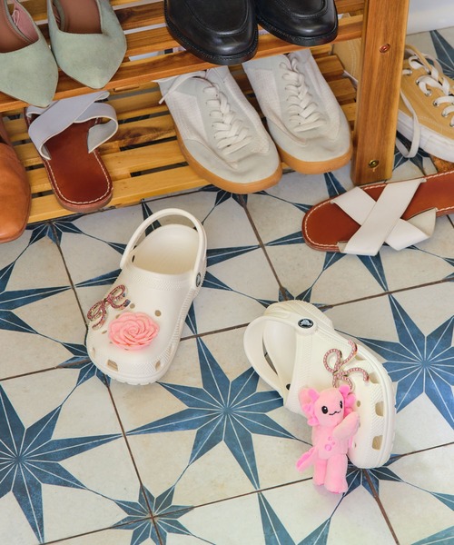 crocs(クロックス)の「CROCS/クロックス メンズ レディース サンダル CLASSIC クラシック 10001-001(サンダル・レディース・ブラック/ネイビー/ホワイト・23.0cm/24.0cm/25.0cm/26.0cm/27.0cm/28.0cm/22.0cm)」の20枚目の写真