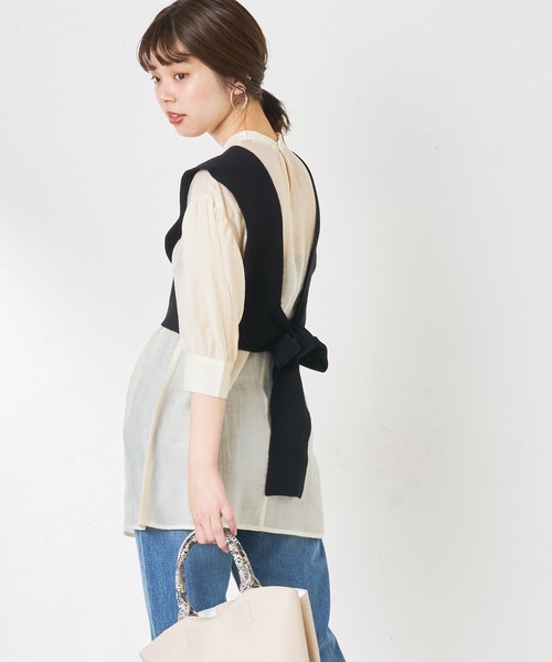 natural couture（ナチュラルクチュール）の「シアーシャツ+ニットビスチェセット（シャツ/ブラウス・レディース・ブラック/ベージュ/アイボリー・FREE）」の9枚目の写真