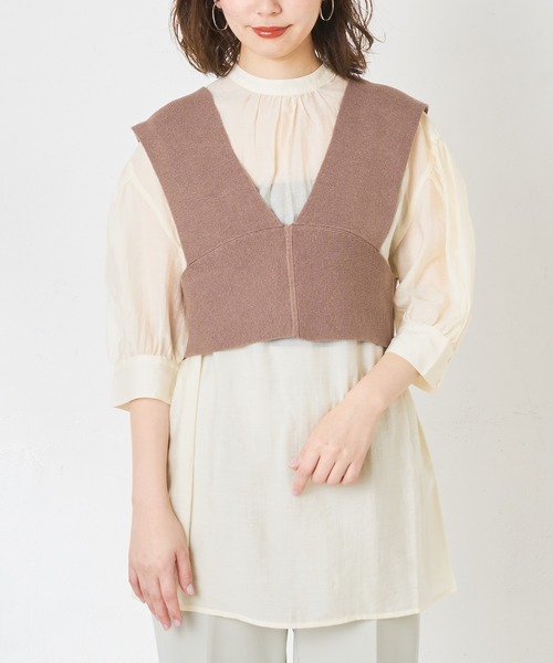 natural couture（ナチュラルクチュール）の「シアーシャツ+ニットビスチェセット（シャツ/ブラウス・レディース・ブラック/ベージュ/アイボリー・FREE）」の13枚目の写真