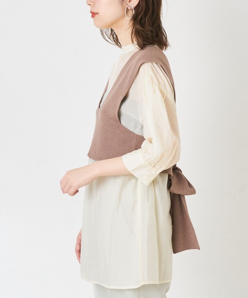 natural couture（ナチュラルクチュール）の「シアーシャツ+ニットビスチェセット（シャツ/ブラウス・レディース・ブラック/ベージュ/アイボリー・FREE）」の14枚目の写真