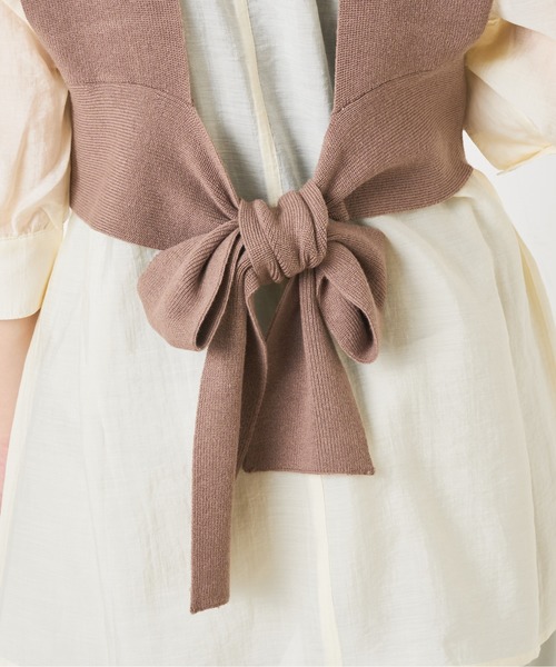 natural couture（ナチュラルクチュール）の「シアーシャツ+ニットビスチェセット（シャツ/ブラウス・レディース・ブラック/ベージュ/アイボリー・FREE）」の19枚目の写真