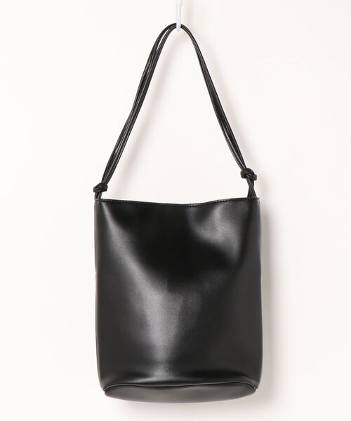 coca（coca）（コカ）の「シンプルフロントポケットバッグ（ショルダーバッグ・レディース・ベージュ/ブラック・ONE SIZE）」の3枚目の写真