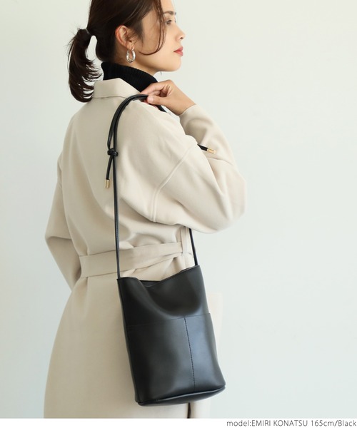 coca（coca）（コカ）の「シンプルフロントポケットバッグ（ショルダーバッグ・レディース・ベージュ/ブラック・ONE SIZE）」の13枚目の写真