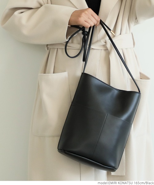 coca（coca）（コカ）の「シンプルフロントポケットバッグ（ショルダーバッグ・レディース・ベージュ/ブラック・ONE SIZE）」の11枚目の写真