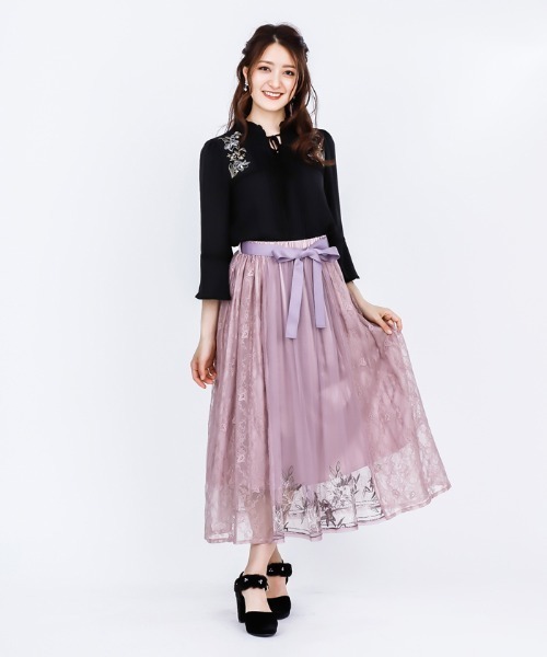 axes femme（アクシーズファム）の「リリー柄チュール刺繍スカート