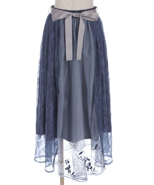 axes femme（アクシーズファム）の「リリー柄チュール刺繍スカート