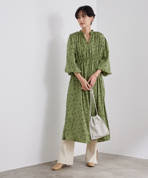 ADAM ET ROPE'（アダムエロペ）の「クラシカルフラワーシャーリングワンピース（ワンピース・レディース・ブラック/グリーン/ネイビー・FREE）」の5枚目の写真