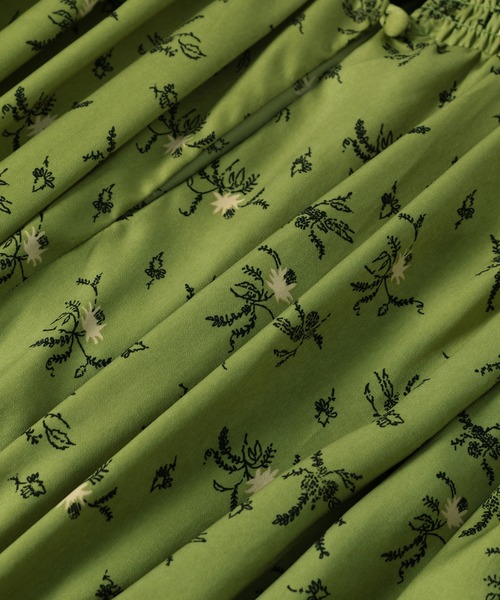 ADAM ET ROPE'（アダムエロペ）の「クラシカルフラワーシャーリングワンピース（ワンピース・レディース・ブラック/グリーン/ネイビー・FREE）」の17枚目の写真