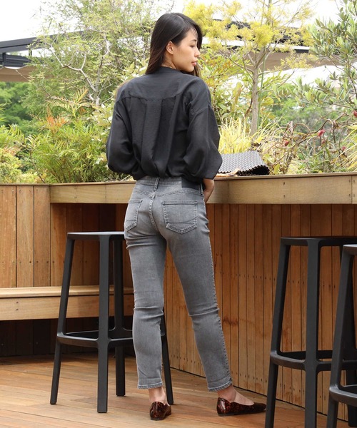 SOMETHING（サムシング）の「【SOMETHING】テーパーストレートパンツ（デニムパンツ・レディース・グレー・26inch/27inch/28inch/29inch/30inch）」の10枚目の写真