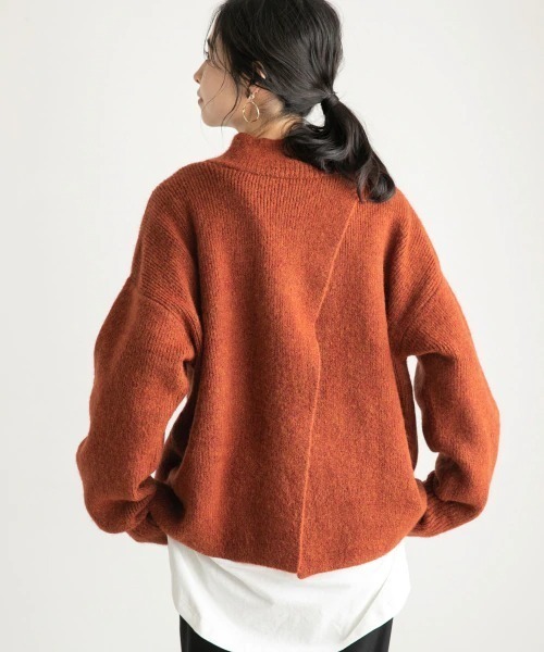 LOWRYS FARM(ローリーズファーム)の「2WAYカサネスリットプルオーバーLS 917850(ニット/セーター・レディース・ベージュ/カーキ/ブラウン系その他/ブラック・FREE)」の3枚目の写真