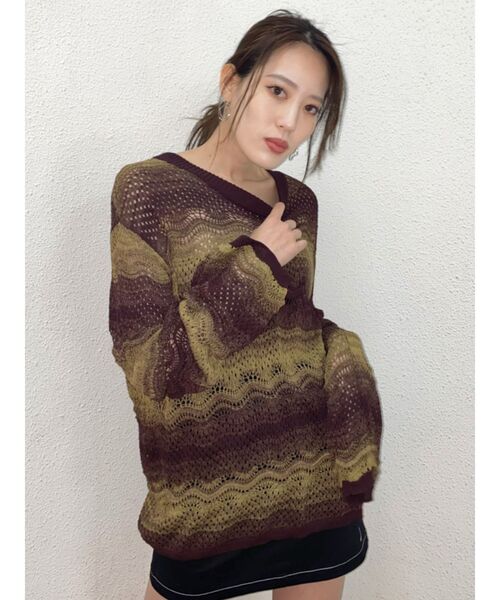 EMODA（エモダ）の「パターングラデーションニット（ニット/セーター・レディース・ベージュ/ブラウン/ブルー・FREE）」の4枚目の写真