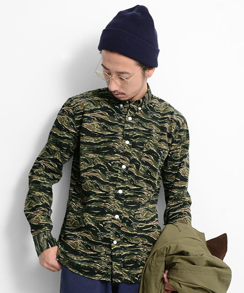 URBAN RESEARCH（アーバンリサーチ）の「UR 迷彩起毛ボタンダウンシャツシャツ（シャツ/ブラウス・メンズ・カーキ/ネイビー・MEDIUM/LARGE）」の4枚目の写真