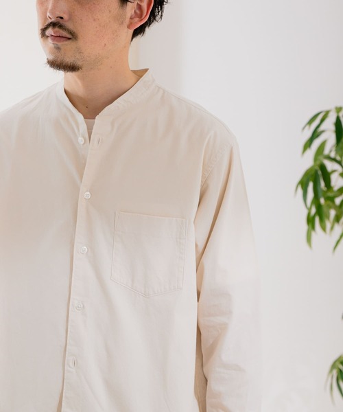 URBAN RESEARCH DOORS(アーバンリサーチドアーズ)の「ライトオックスバンドカラーシャツ(シャツ/ブラウス・メンズ・ホワイト系その他/ブルー系その他/パープル系その他/ロイヤルブルー・40/38)」の2枚目の写真