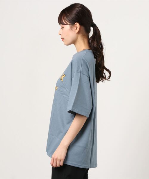 Auntie Rosa Holiday（アンティローザホリデー）の「ロゴプリントTシャツ（Tシャツ/カットソー・レディース・ネイビー/ナチュラル/チャコールグレー・FREE）」の4枚目の写真