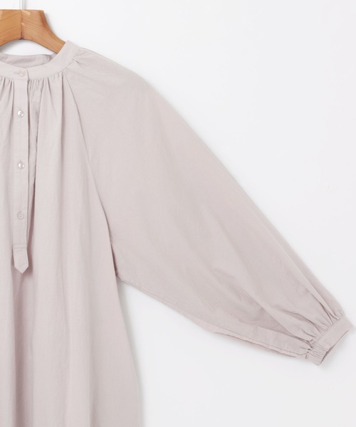 andme（アンドミー）の「コットンボリューム長袖シャツワンピース（ワンピース・レディース・オフホワイト/チャコールグレー/グレー系その他・M）」の9枚目の写真