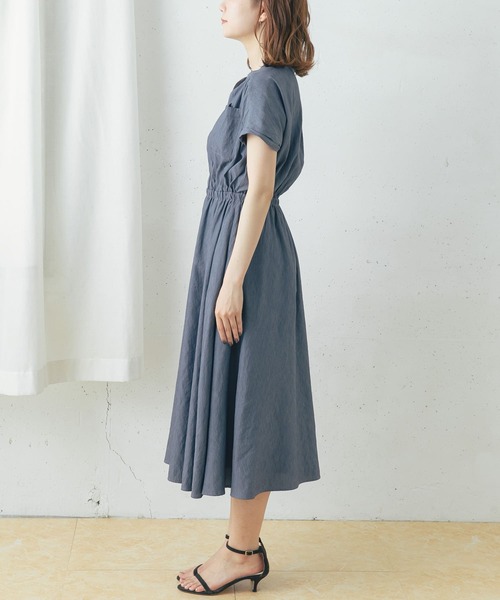 URBAN RESEARCH ROSSO WOMEN（アーバンリサーチ　ロッソ）の「スリットネックギャザーワンピース（ワンピース・レディース・オレンジ/ブルー/ライトカーキ・FREE）」の11枚目の写真