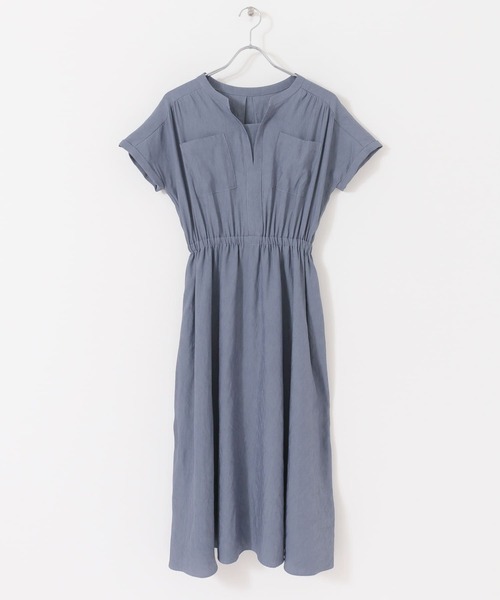 URBAN RESEARCH ROSSO WOMEN（アーバンリサーチ　ロッソ）の「スリットネックギャザーワンピース（ワンピース・レディース・オレンジ/ブルー/ライトカーキ・FREE）」の19枚目の写真