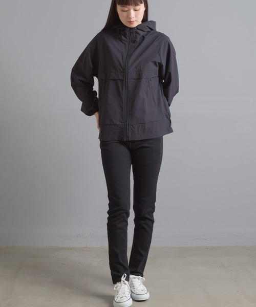 OMNES（オムネス）の「UV撥水ストレッチナイロンパーカー（ブルゾン・レディース・ブラック/ベージュ/ブルー系その他・FREE）」の15枚目の写真
