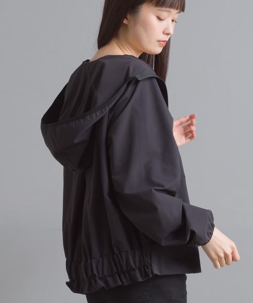 OMNES（オムネス）の「UV撥水ストレッチナイロンパーカー（ブルゾン・レディース・ブラック/ベージュ/ブルー系その他・FREE）」の16枚目の写真