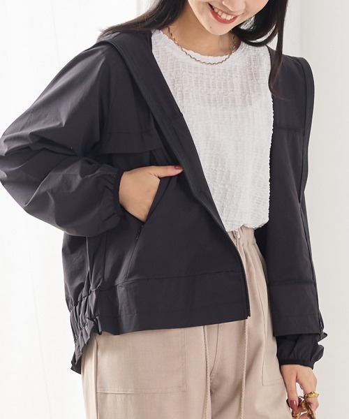 OMNES（オムネス）の「UV撥水ストレッチナイロンパーカー（ブルゾン・レディース・ブラック/ベージュ/ブルー系その他・FREE）」の14枚目の写真