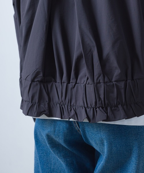 OMNES（オムネス）の「UV撥水ストレッチナイロンパーカー（ブルゾン・レディース・ブラック/ベージュ/ブルー系その他・FREE）」の4枚目の写真