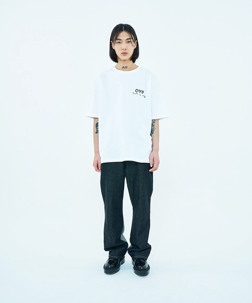 OY（オーワイ）の「『OY/オーワイ』BOSS LOGO T/メッセージロゴプリント半袖Tシャツ（Tシャツ/カットソー・メンズ・ホワイト/ブラック・FREE）」の7枚目の写真