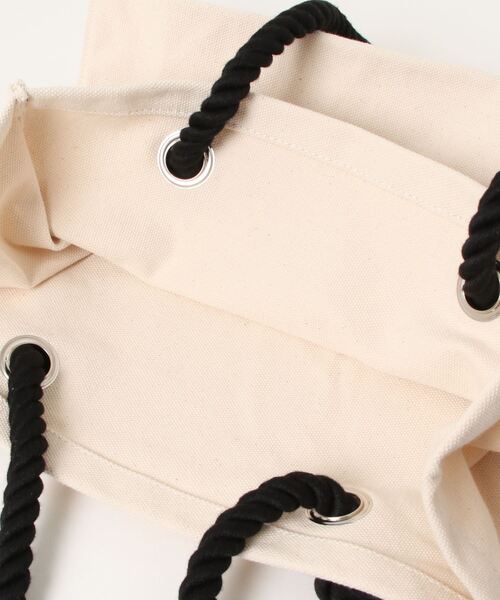 MOUSSY（マウジー）の「MOUSSY SOUVENIR SHOPPER（トートバッグ・レディース・ホワイト/ブラック・FREE）」の3枚目の写真