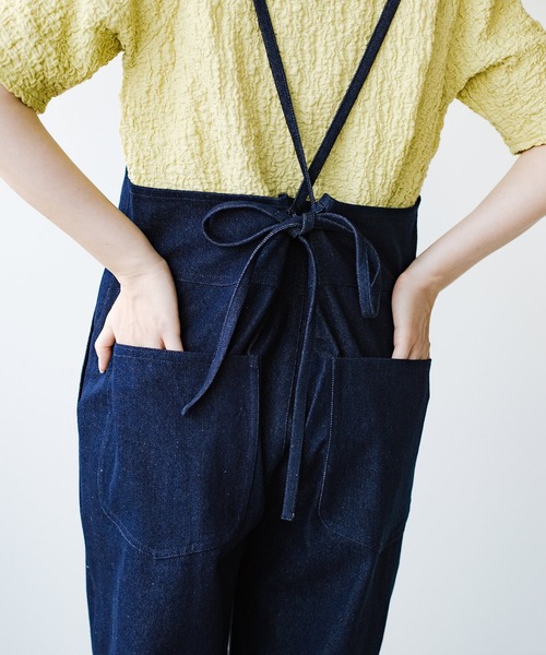 haco!（ハコ）の「あした晴れたら朝から出かけよう 雨が降ったら夜まで映画見ていよう あなたと過ごす毎日はたのしい どんな日にも寄り添うデニムサロペットパンツ by you made me（サロペット/オーバーオール・レディース・インディゴブルー・1/2）」の13枚目の写真