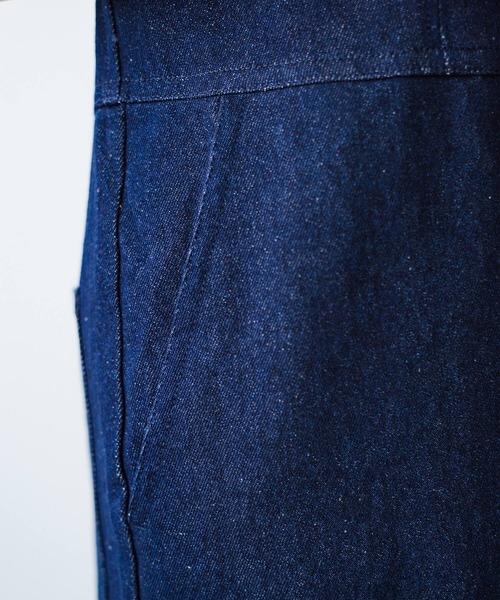 haco!（ハコ）の「あした晴れたら朝から出かけよう 雨が降ったら夜まで映画見ていよう あなたと過ごす毎日はたのしい どんな日にも寄り添うデニムサロペットパンツ by you made me（サロペット/オーバーオール・レディース・インディゴブルー・1/2）」の19枚目の写真