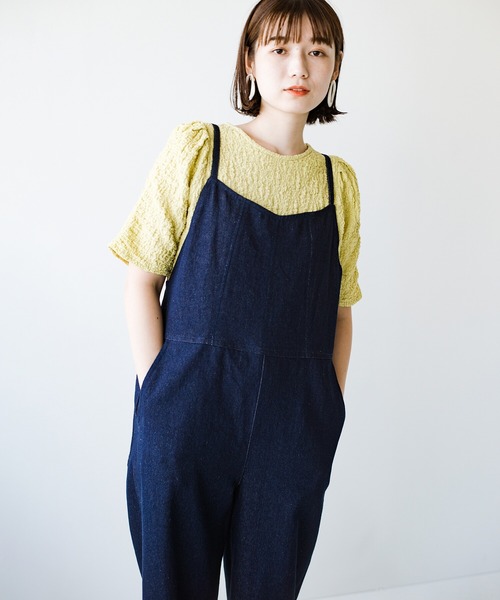 haco!（ハコ）の「あした晴れたら朝から出かけよう 雨が降ったら夜まで映画見ていよう あなたと過ごす毎日はたのしい どんな日にも寄り添うデニムサロペットパンツ by you made me（サロペット/オーバーオール・レディース・インディゴブルー・1/2）」の2枚目の写真