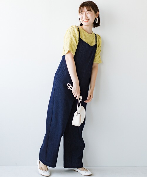 haco!（ハコ）の「あした晴れたら朝から出かけよう 雨が降ったら夜まで映画見ていよう あなたと過ごす毎日はたのしい どんな日にも寄り添うデニムサロペットパンツ by you made me（サロペット/オーバーオール・レディース・インディゴブルー・1/2）」の6枚目の写真