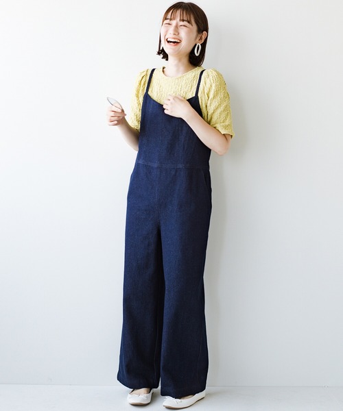 haco!（ハコ）の「あした晴れたら朝から出かけよう 雨が降ったら夜まで映画見ていよう あなたと過ごす毎日はたのしい どんな日にも寄り添うデニムサロペットパンツ by you made me（サロペット/オーバーオール・レディース・インディゴブルー・1/2）」の3枚目の写真