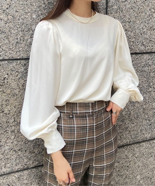 EPIMI E'PIMMY（エピミエピミー）の「ヴィンテージサテンボリュームブラウス（シャツ/ブラウス・レディース・オフホワイト/チャコールグレー/マスタード・MEDIUM）」の19枚目の写真