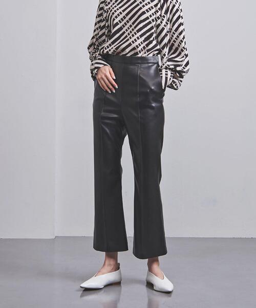 UNITED ARROWS(ユナイテッドアローズ)の「<UNITED ARROWS>フェイクレザー フレアパンツ G◆(その他パンツ・レディース・ブラック/ライトピンク・38/36/34/40)」の2枚目の写真