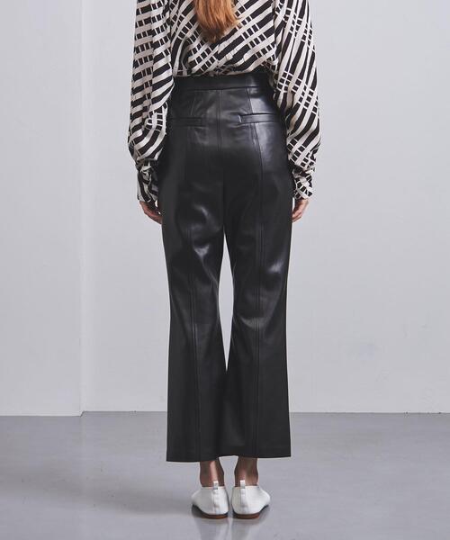 UNITED ARROWS(ユナイテッドアローズ)の「<UNITED ARROWS>フェイクレザー フレアパンツ G◆(その他パンツ・レディース・ブラック/ライトピンク・38/36/34/40)」の5枚目の写真