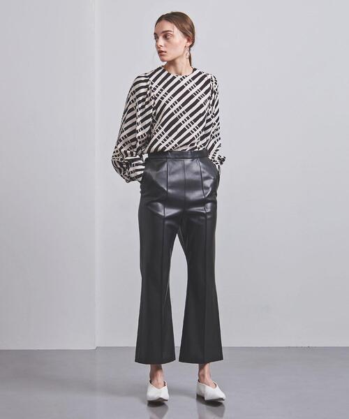 UNITED ARROWS(ユナイテッドアローズ)の「<UNITED ARROWS>フェイクレザー フレアパンツ G◆(その他パンツ・レディース・ブラック/ライトピンク・38/36/34/40)」の11枚目の写真