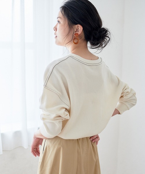 KANGOL EXTRA COMFORT（カンゴールエクストラコンフォート）の「バイカラー(配色)ステッチ　ワッフルラウンドヘムロンT（Tシャツ/カットソー・レディース・ブラック/ベージュ/ブルーグレー/モカ・LL/M/L）」の4枚目の写真