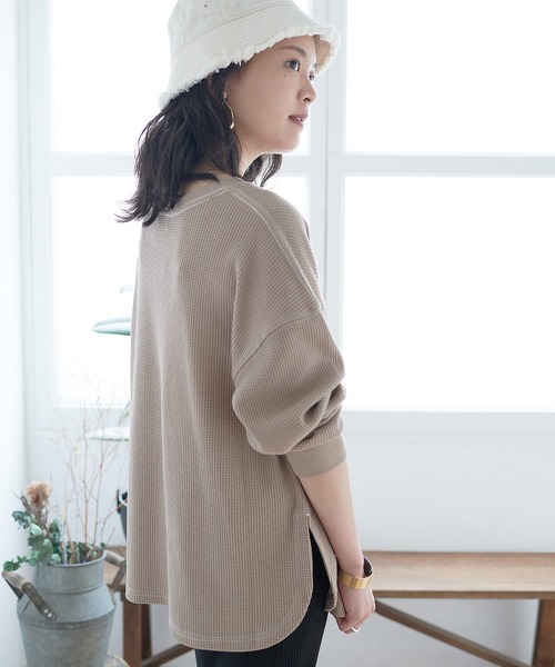 KANGOL EXTRA COMFORT（カンゴールエクストラコンフォート）の「バイカラー(配色)ステッチ　ワッフルラウンドヘムロンT（Tシャツ/カットソー・レディース・ブラック/ベージュ/ブルーグレー/モカ・LL/M/L）」の14枚目の写真