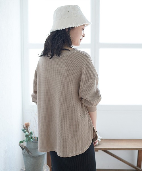 KANGOL EXTRA COMFORT（カンゴールエクストラコンフォート）の「バイカラー(配色)ステッチ　ワッフルラウンドヘムロンT（Tシャツ/カットソー・レディース・ブラック/ベージュ/ブルーグレー/モカ・LL/M/L）」の15枚目の写真