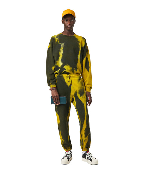 DIESEL(ディーゼル)の「メンズ ボトムス スウェットパンツ ルーズフィット オーガニックコットン(その他パンツ・メンズ・ブラック×イエロー/ブルー系その他・LARGE/SMALL/XX-LARGE/X-SMALL/MEDIUM/X-LARGE)」の7枚目の写真