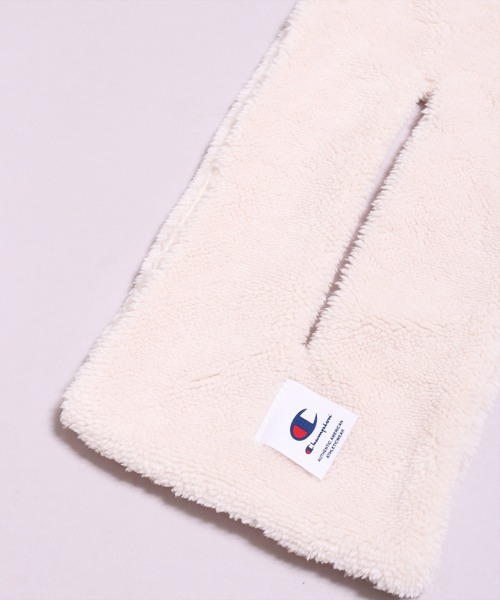 Champion(チャンピオン)の「(LF)【Champion】ブランド マーク ボア フリース 差し込み マフラー(マフラー・レディース・ブラック/ベージュ/グレー/オフホワイト・ONE SIZE)」の5枚目の写真