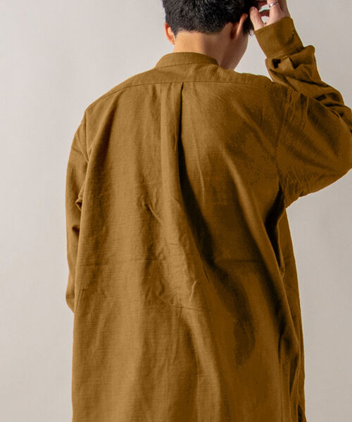 ARMY TWILL（アーミーツイル）の「【ARMY TWILL/アーミーツイル】コットンスラブ スリーピングシャツ（シャツ/ブラウス・メンズ・オフホワイト/ダークブラウン・LARGE/MEDIUM）」の5枚目の写真