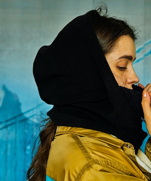 AlexanderLeeChang（アレキサンダーリーチャン）の「YOSHI47 HOOD WARMER（ネックウォーマー/スヌード・メンズ・ブラック/オレンジ/チャコール・ONESIZE）」の15枚目の写真